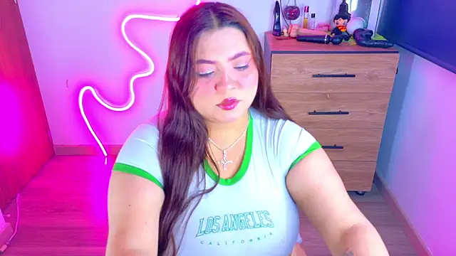 Snapshot of Rebeca_charme21 chatting on 9, 9, 2025 Rebeca charme21 online show from 9, 9, 2025