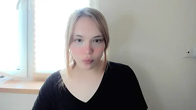 Snapshot of fem_to chatting on 14, 2, 2025 fem to online show from 14, 2, 2025