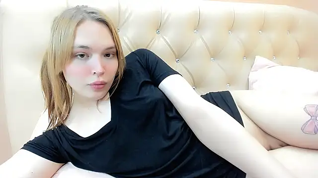 Snapshot of fem_to chatting on 20, 2, 2025 fem to online show from 20, 2, 2025