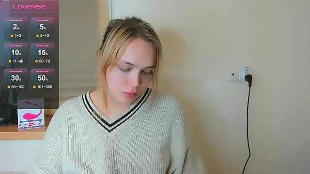 Snapshot of fem_to chatting on 10, 3, 2025 fem to online show from 10, 3, 2025