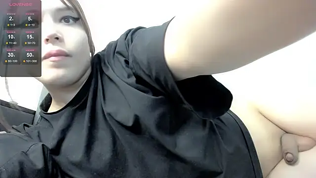 Snapshot of fem_to chatting on 1, 11, 2025 fem to online show from 1, 11, 2025