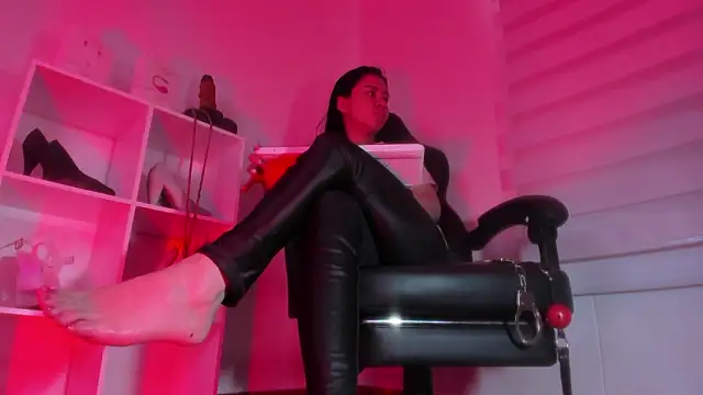 Snapshot of charlotte_joliedart chatting on 3, 2, 2026 charlotte joliedart online show from 3, 2, 2026