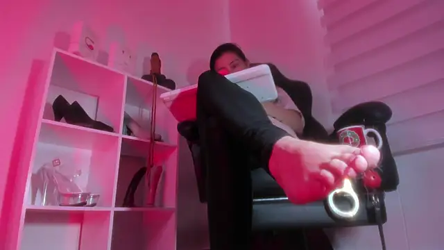 Snapshot of charlotte_joliedart chatting on 24, 2, 2026 charlotte joliedart online show from 24, 2, 2026