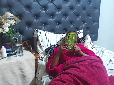 NunuBerry16 online show from 7, 3, 2026