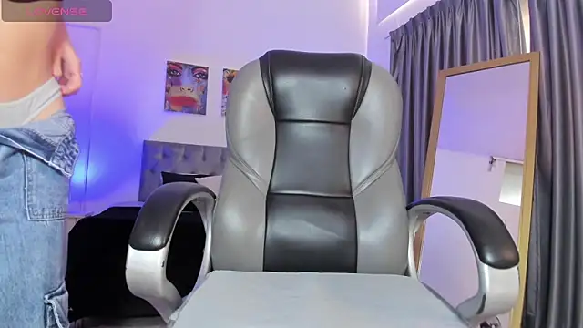 Nora Vennucci online show from 9, 3, 2025