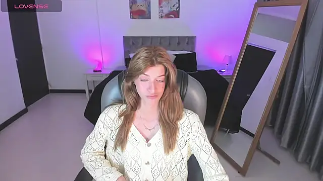 Nora Vennucci online show from 15, 3, 2025