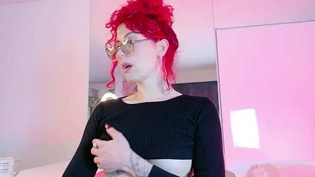 Snapshot of Borbala_Iggy chatting on 18, 10, 2025 Borbala Iggy online show from 18, 10, 2025