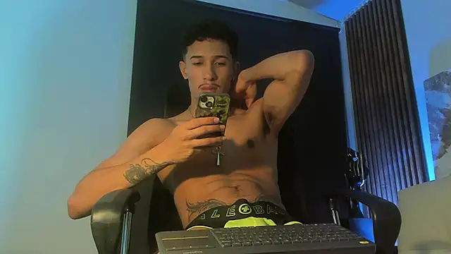 Snapshot of rafael_stone chatting on 7, 3, 2025 rafael stone online show from 7, 3, 2025