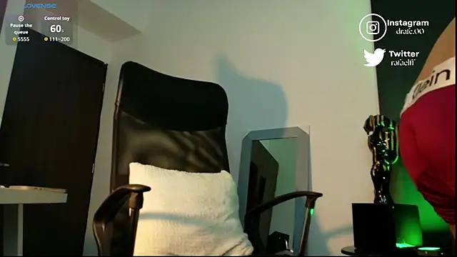 Snapshot of rafael_stone chatting on 14, 10, 2025 rafael stone online show from 14, 10, 2025