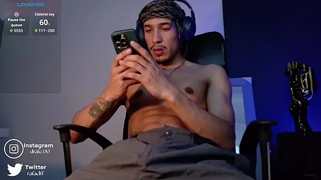 Snapshot of rafael_stone chatting on 19, 11, 2025 rafael stone online show from 19, 11, 2025