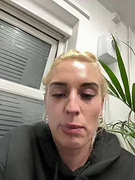 Snapshot of Barbie_26 chatting on 5, 12, 2024 Barbie 26 online show from 5, 12, 2024