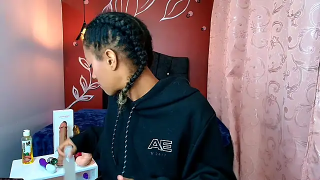 Zia Green online show from 30, 1, 2025