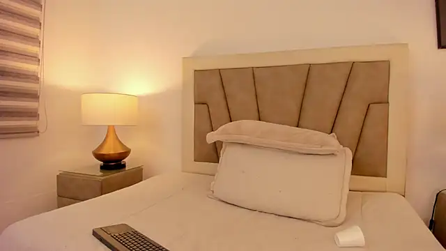 Snapshot of JaneLondon chatting on 30, 12, 2024 JaneLondon online show from 30, 12, 2024