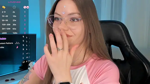 Marta May  online show from 12, 12, 2024