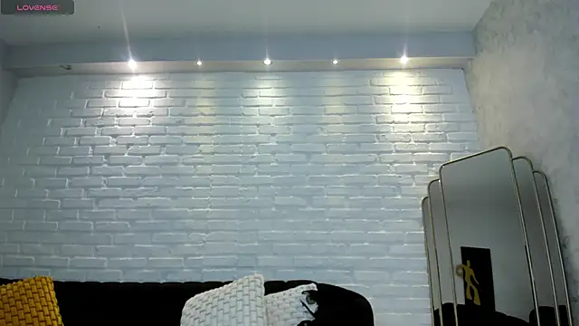 KatieNolan 1 online show from 8, 2, 2025