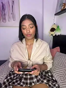 Isabella fasilier online show from 14, 2, 2025