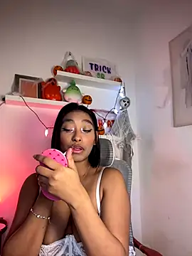 Isabella fasilier online show from 20, 10, 2025