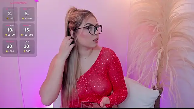 Snapshot of thaliafox_ chatting on 26, 2, 2025 thaliafox online show from 26, 2, 2025