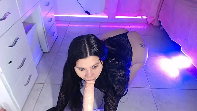 April sexycurvi online show from 16, 2, 2026