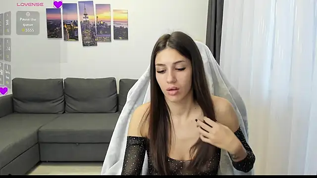 Kimi Ivy online show from 7, 11, 2025