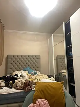 Gya Rue online show from 5, 1, 2025