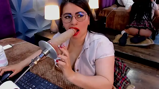 NicoleJonss online show from 11, 4, 2026