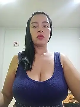 Snapshot of hailey85 chatting on 1, 6, 2026 hailey85 online show from 1, 6, 2026