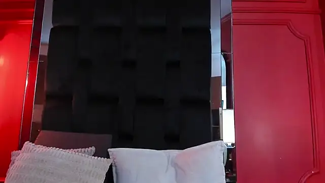 Snapshot of nathalie_rossel chatting on 11, 3, 2025 nathalie rossel online show from 11, 3, 2025