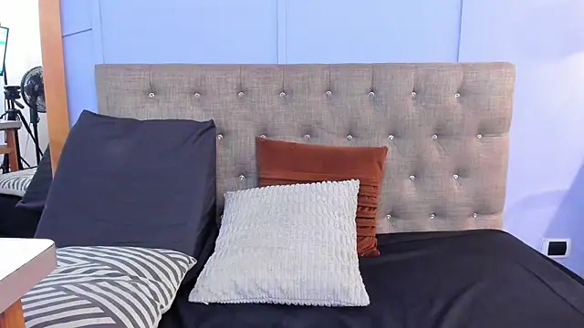 Snapshot of nathalie_rossel chatting on 23, 10, 2025 nathalie rossel online show from 23, 10, 2025