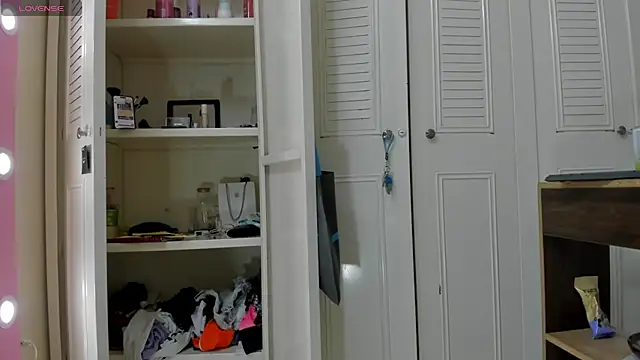 Snapshot of sweet_amalia4 chatting on 26, 10, 2025 sweet amalia4 online show from 26, 10, 2025