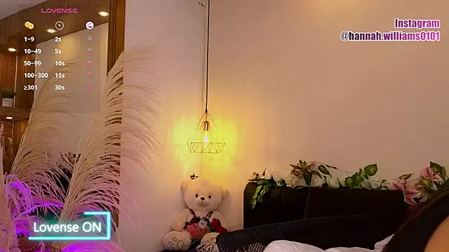 Snapshot of Hannah_williams1 chatting on 20, 11, 2025 Hannah williams1 online show from 20, 11, 2025