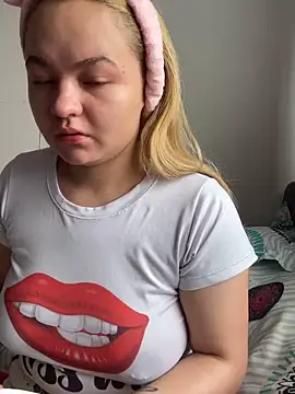 Snapshot of Naiara_Sex_ chatting on 13, 4, 2026 Naiara Sex online show from 13, 4, 2026