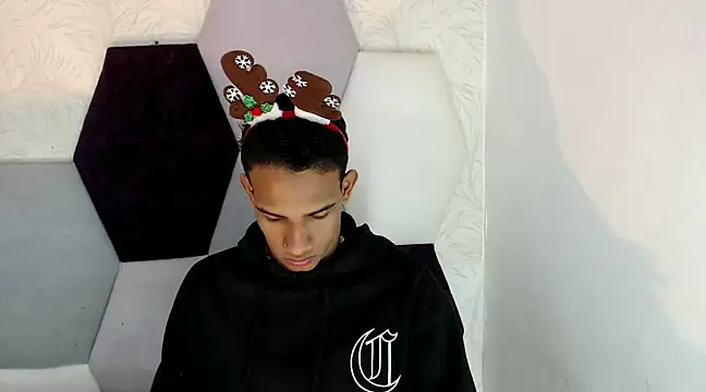 Snapshot of AbrahanBratz chatting on 4, 12, 2024 AbrahanBratz online show from 4, 12, 2024