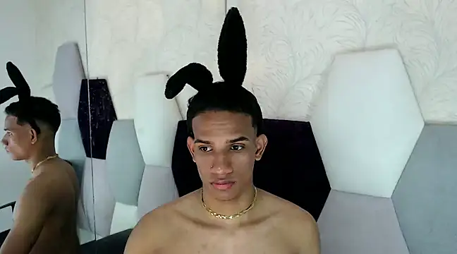 Snapshot of AbrahanBratz chatting on 7, 12, 2024 AbrahanBratz online show from 7, 12, 2024