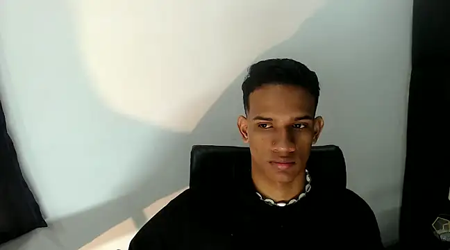 Snapshot of AbrahanBratz chatting on 11, 12, 2024 AbrahanBratz online show from 11, 12, 2024