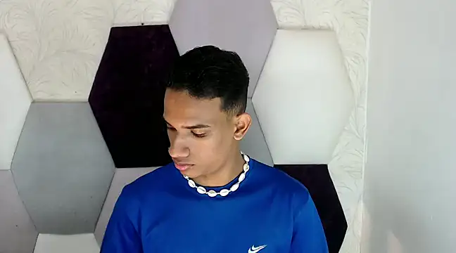 Snapshot of AbrahanBratz chatting on 27, 12, 2024 AbrahanBratz online show from 27, 12, 2024