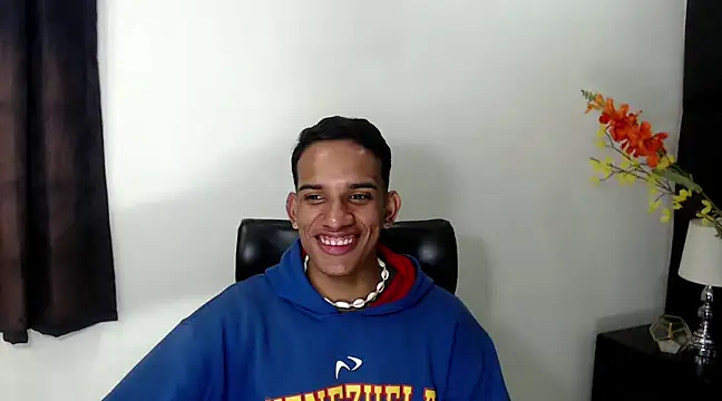 Snapshot of AbrahanBratz chatting on 3, 1, 2025 AbrahanBratz online show from 3, 1, 2025