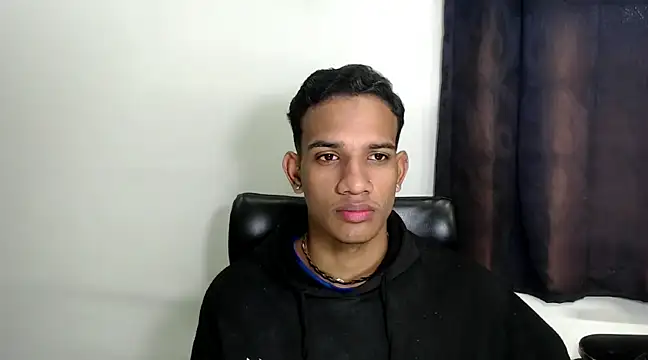 Snapshot of AbrahanBratz chatting on 7, 1, 2025 AbrahanBratz online show from 7, 1, 2025