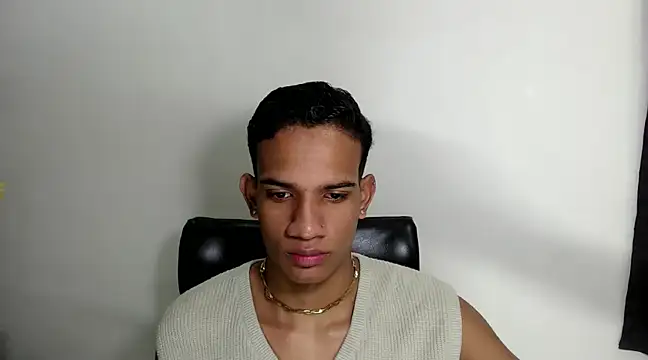 Snapshot of AbrahanBratz chatting on 8, 1, 2025 AbrahanBratz online show from 8, 1, 2025