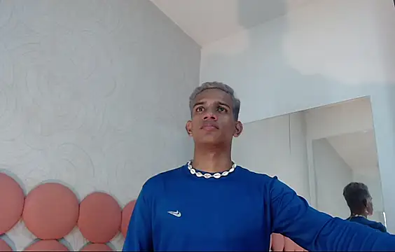 Snapshot of AbrahanBratz chatting on 13, 1, 2025 AbrahanBratz online show from 13, 1, 2025