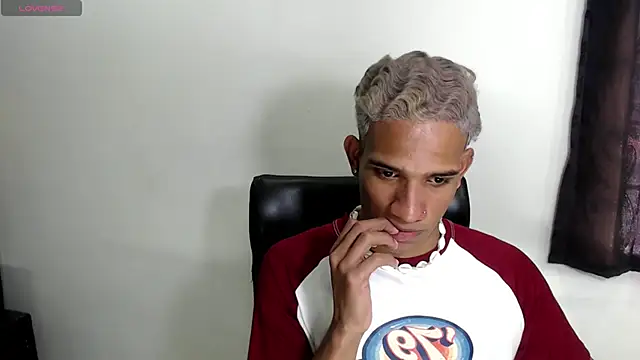 Snapshot of AbrahanBratz chatting on 16, 1, 2025 AbrahanBratz online show from 16, 1, 2025