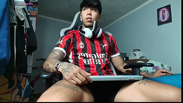 Snapshot of Nickhot0609 chatting on 14, 11, 2025 Nickhot0609 online show from 14, 11, 2025