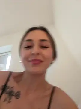 Sophie Enzo online show from 10, 2, 2025