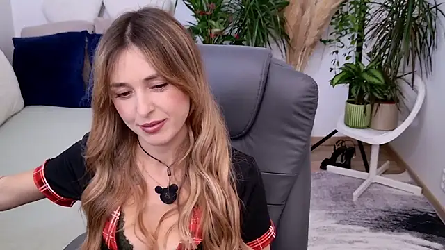 Sophie Enzo online show from 20, 9, 2025