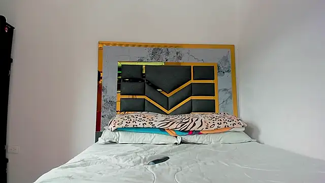 Snapshot of MattDevon chatting on 13, 10, 2025 MattDevon online show from 13, 10, 2025