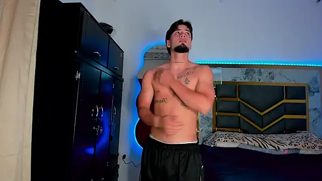 Snapshot of MattDevon chatting on 22, 10, 2025 MattDevon online show from 22, 10, 2025