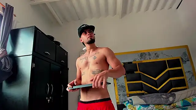 Snapshot of MattDevon chatting on 2, 11, 2025 MattDevon online show from 2, 11, 2025