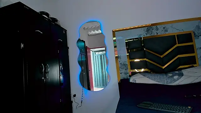 Snapshot of MattDevon chatting on 5, 11, 2025 MattDevon online show from 5, 11, 2025