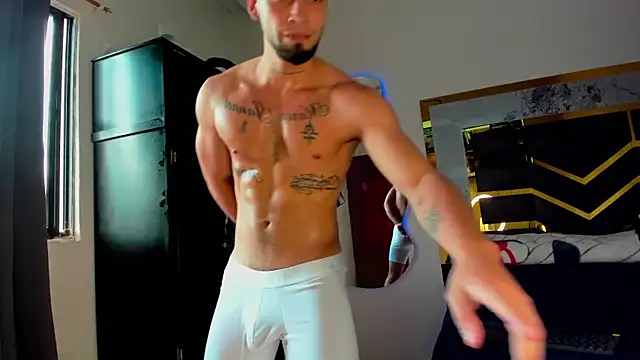 Snapshot of MattDevon chatting on 7, 11, 2025 MattDevon online show from 7, 11, 2025