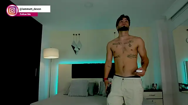 Snapshot of MattDevon chatting on 26, 11, 2025 MattDevon online show from 26, 11, 2025